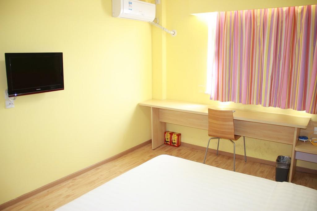 7Days Inn Jiangmen Peng Jiang Qiao North Exterior photo